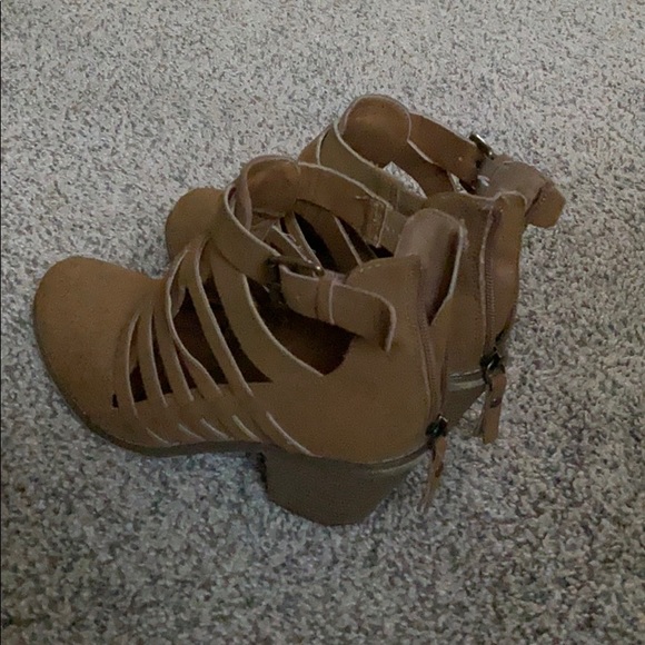 Guess booties - Picture 2 of 3